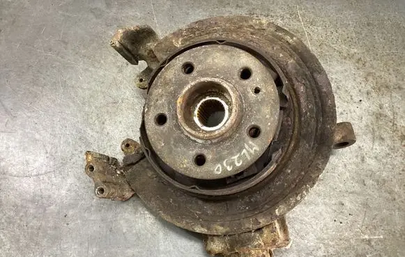 Front wheel hub