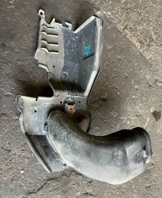 BMW 5 E60 E61 Intercooler air guide/duct channel 7897176