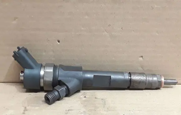 Suzuki Grand Vitara II Fuel injector 8200389369 0445110230
