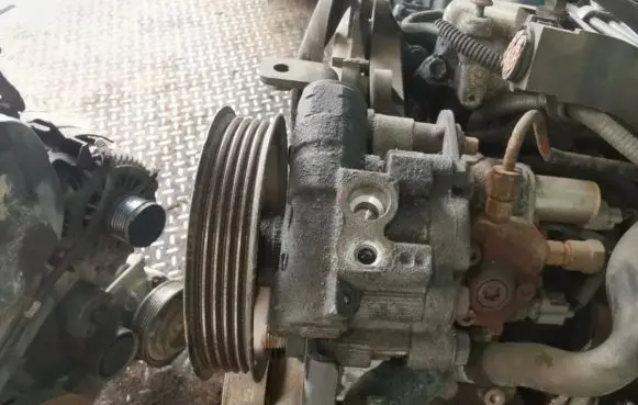 Toyota Avensis T250 Power steering pump