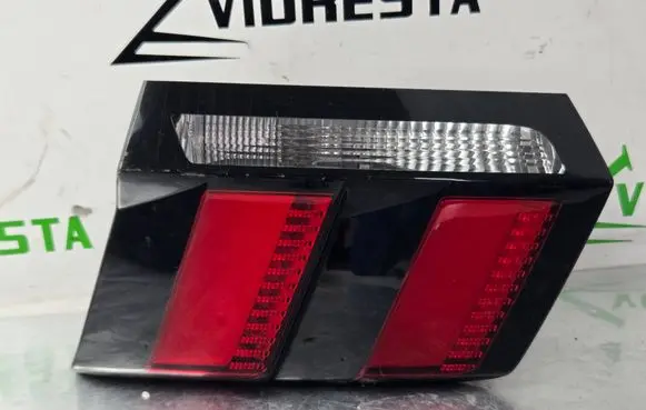 Tailgate rear/tail lights