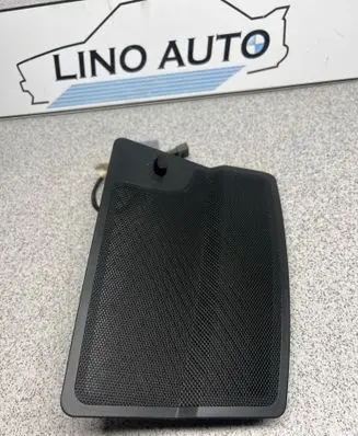 BMW 5 E60 E61 Subwoofer grill/trim 7034131