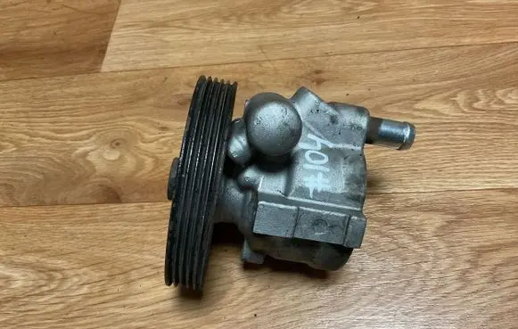 Renault Trafic II (X83) Power steering pump 