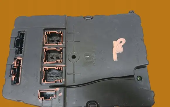 Renault Scenic II - Grand scenic II BSM Control unit 8200525384