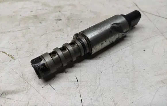 Audi A8 S8 D4 4H Camshaft vanos timing valve 06E109257J