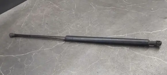 Seat Cordoba (6K) Tailgate strut 6K0827550