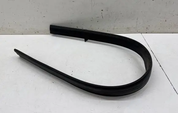 Mercedes-Benz GLB x247 Engine compartment rubber 