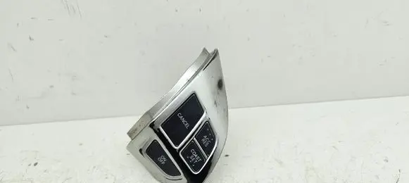 Peugeot 4007 Steering wheel buttons/switches 75B473