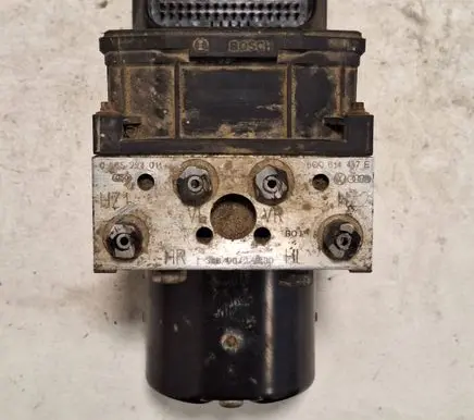 Skoda Fabia Mk2 (5J) ABS Pump 0265224011 6Q0614417E 366062730
