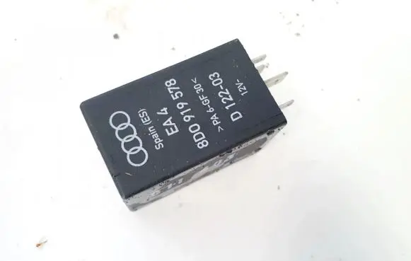 Volkswagen PASSAT B5 Other relay 8d0919578