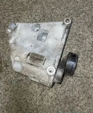 BMW 5 E60 E61 A/C compressor mount bracket 7512556 64557512556