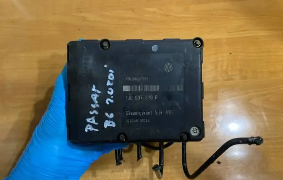 Volkswagen PASSAT B6 ABS Pump 1J0907379P 1J0614117D 10094903313
