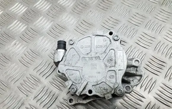Volkswagen Golf Plus Vacuum pump 03L145100G