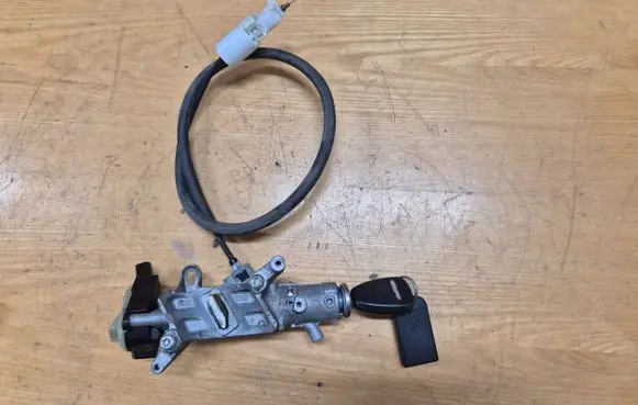 Dodge Nitro Ignition lock 05057297AG 04685719AD C09037
