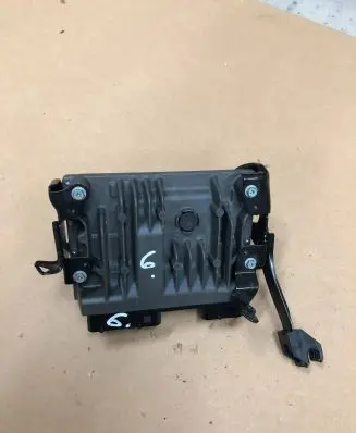Lexus ES 300h Engine control unit/module 8966133Z10 2763002271