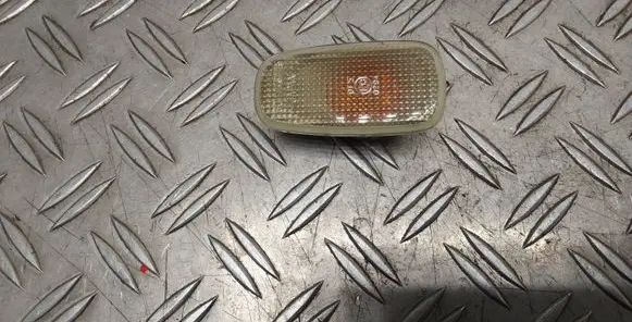 Toyota Corolla Verso E121 Front fender indicator light 