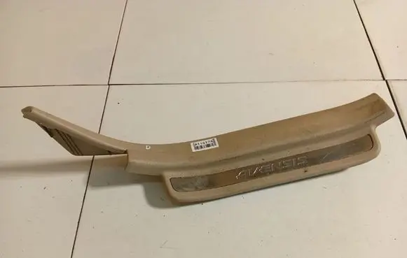 Toyota Avensis T250 Rear sill trim cover 6791705040
