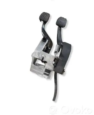 BMW 1 E81 E87 Pedal assembly 6751665 678711