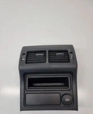 Rear air vent grill