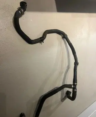 BMW X4M F98 Engine coolant pipe/hose 8053468