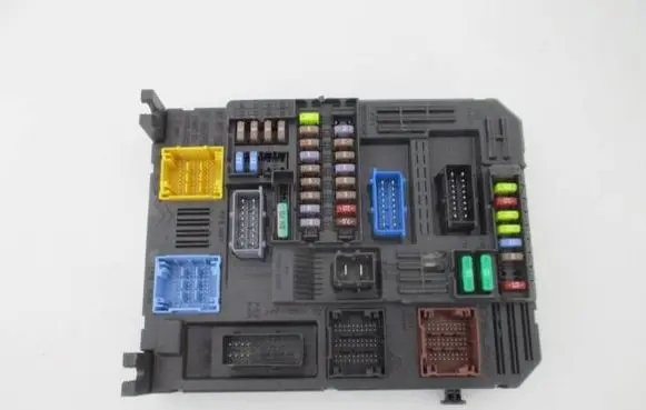 Citroen C3 Central body control module 9819851280
