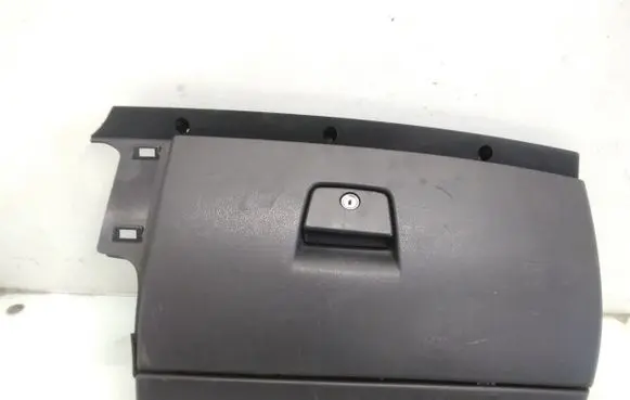 Volvo V50 Glove box 8626141