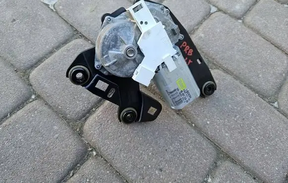 Citroen Berlingo Rear window wiper motor 9840123680