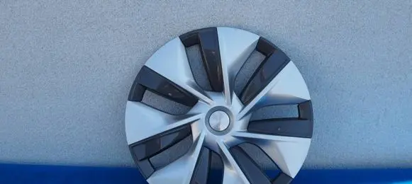 Tesla Model Y R19 wheel hub/cap/trim 1044235-00-C