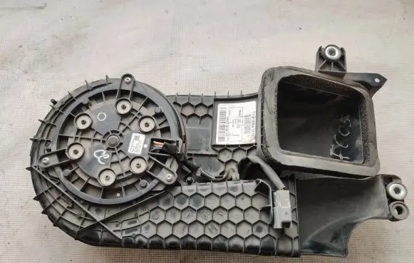 Ford C-MAX II Hybrid/electric vehicle battery fan FM5810C709CA T1021098A T1016326U