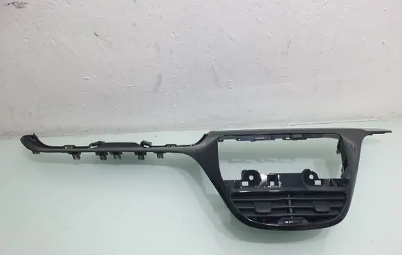 Peugeot 208 I Dashboard center trim panel 9673830077