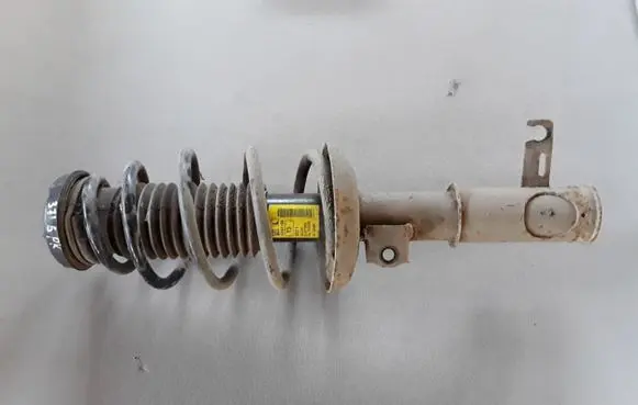 Chevrolet Orlando Front shock absorber/damper 13261196