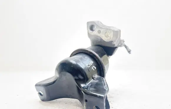 Honda Civic IX Engine mount bracket