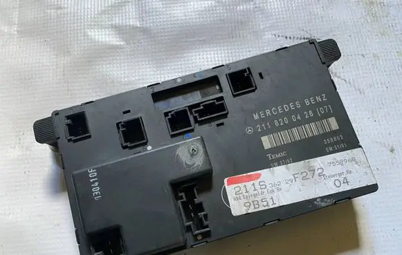 Mercedes-Benz E W211 Door control unit/module a2118200426 2118200426