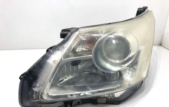 Toyota Avensis T270 Headlight/headlamp 81166-05310