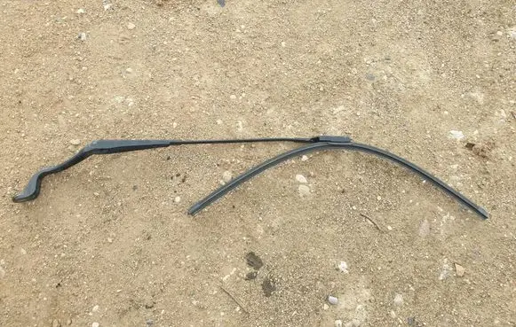 Ford S-MAX Front wiper blade arm 6M21 17526 AB