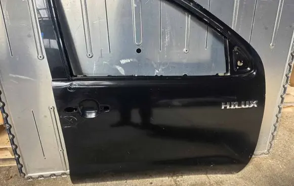 Toyota Hilux (AN10, AN20, AN30) Front door 