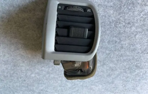 Skoda Roomster (5J) Dashboard side air vent grill/cover trim 5J0819702