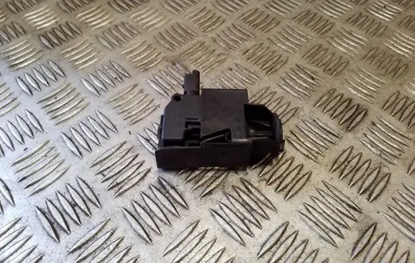 Fuel tank cap lock motor