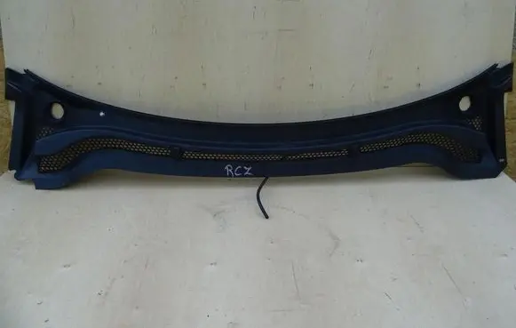 Peugeot RCZ Wiper trim YM21605080