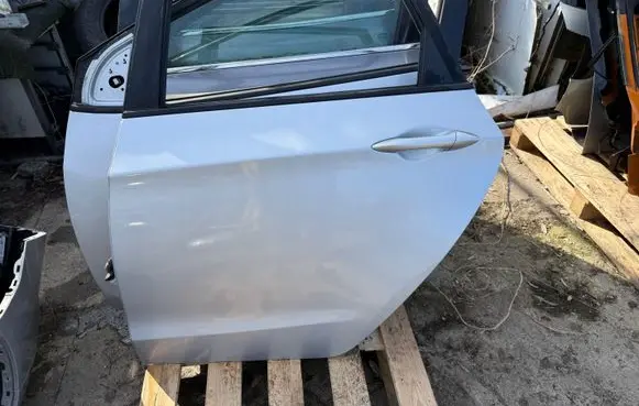 Hyundai i30 Rear door I30II
