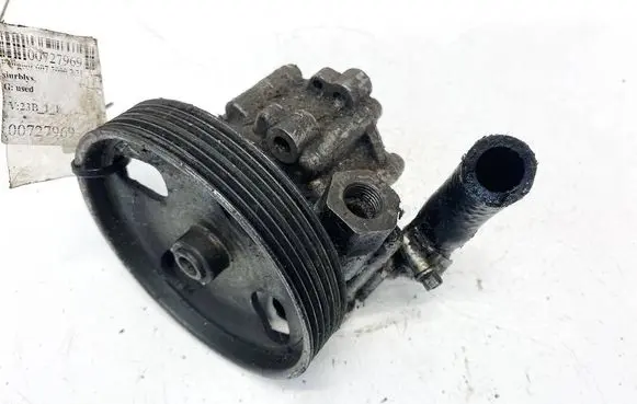 Peugeot 607 Power steering pump 9637000880