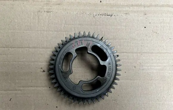 Opel Vivaro Camshaft pulley/ VANOS M130257408R