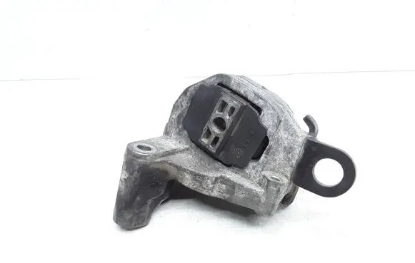 Volvo XC70 Engine mount bracket 30741583