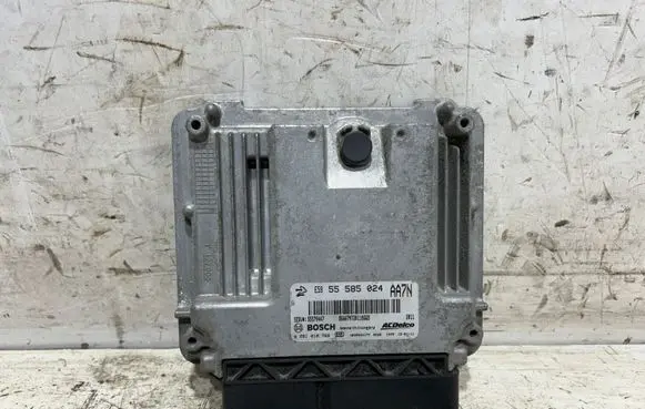 Opel Insignia A Engine control unit/module 55579447 55585024 0281018769