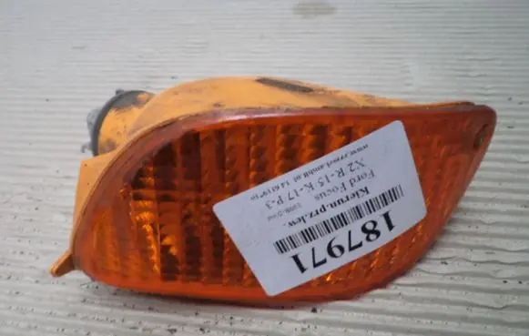 Ford Focus Front indicator light
