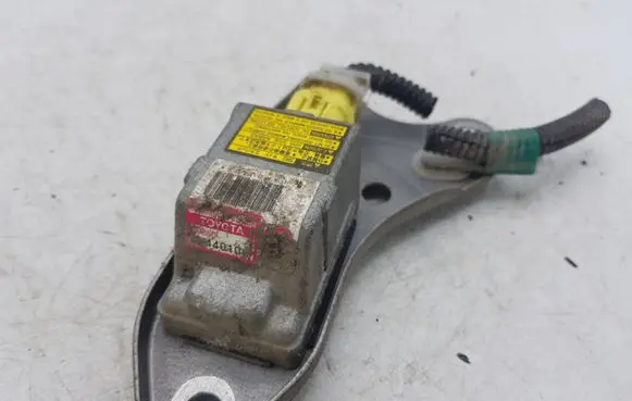 Toyota Avensis Verso Airbag deployment crash/impact sensor 8986044010
