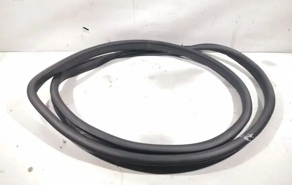 Mercedes-Benz E W212 Front door rubber seal A2126970051