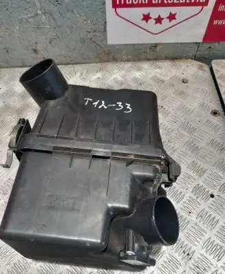 Toyota RAV 4 (XA30) Air filter 1770026360 T12033