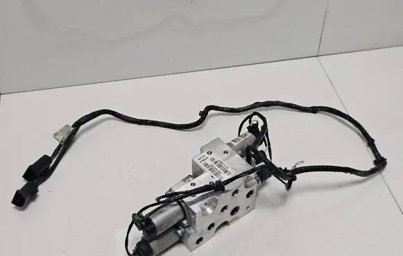 BMW X6 M Active stabilizer control/valve assembly 6794578 9224415 34135064K