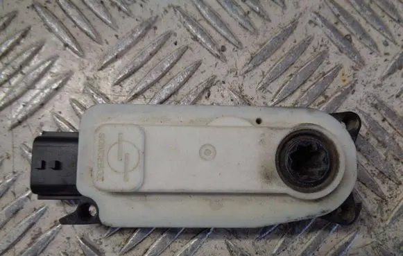 Renault Captur II Radiator active air flap actuator 6477R1012A 6477S017011 22364P21303